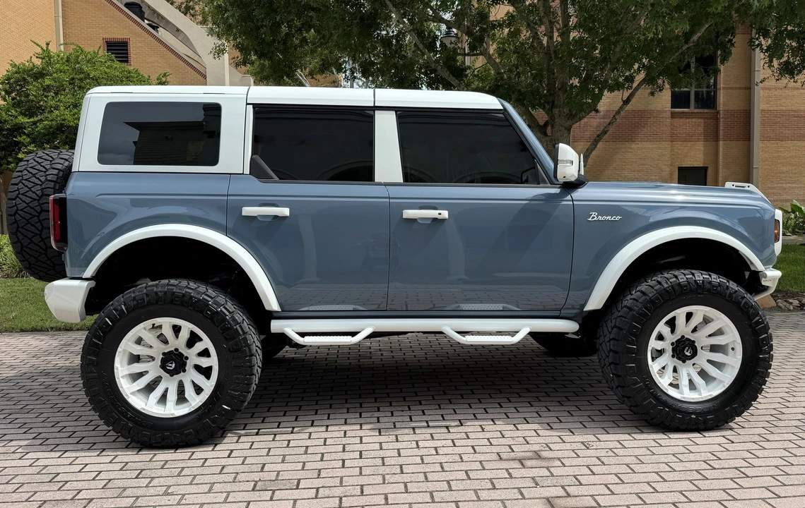 2025 Ford Bronco 6th Gen - Image 2 of 21