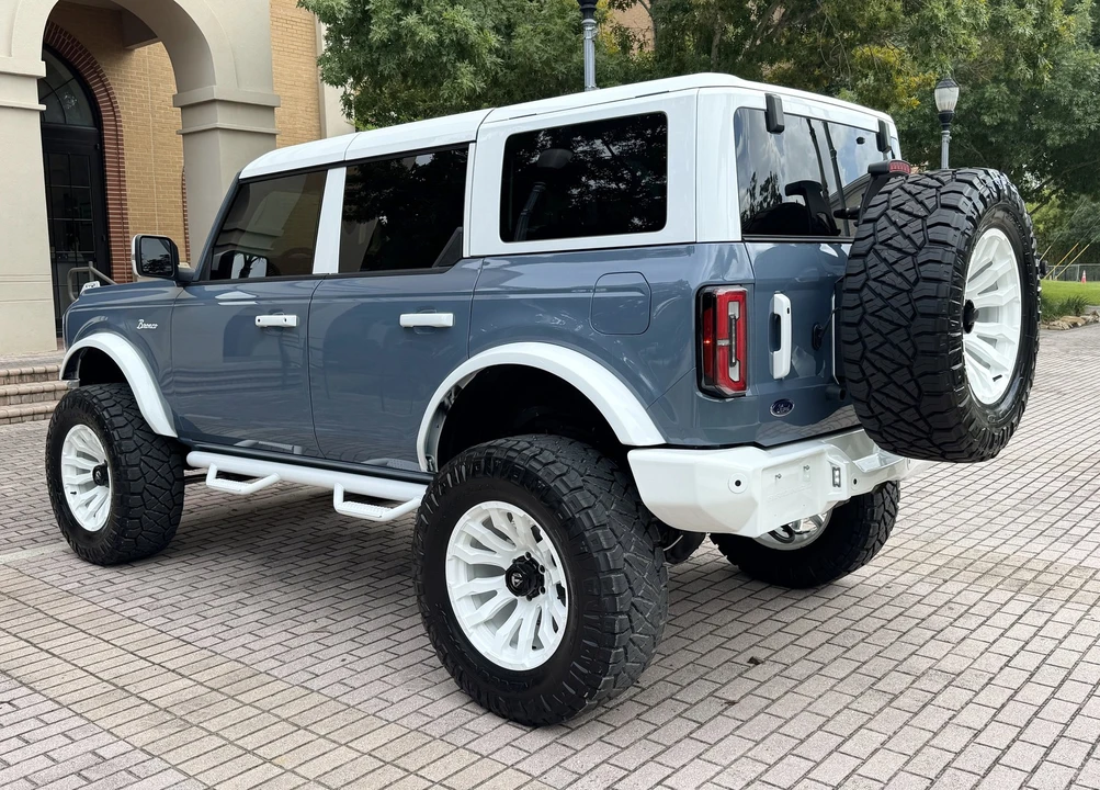 2025 Ford Bronco 6th Gen - Image 18 of 21