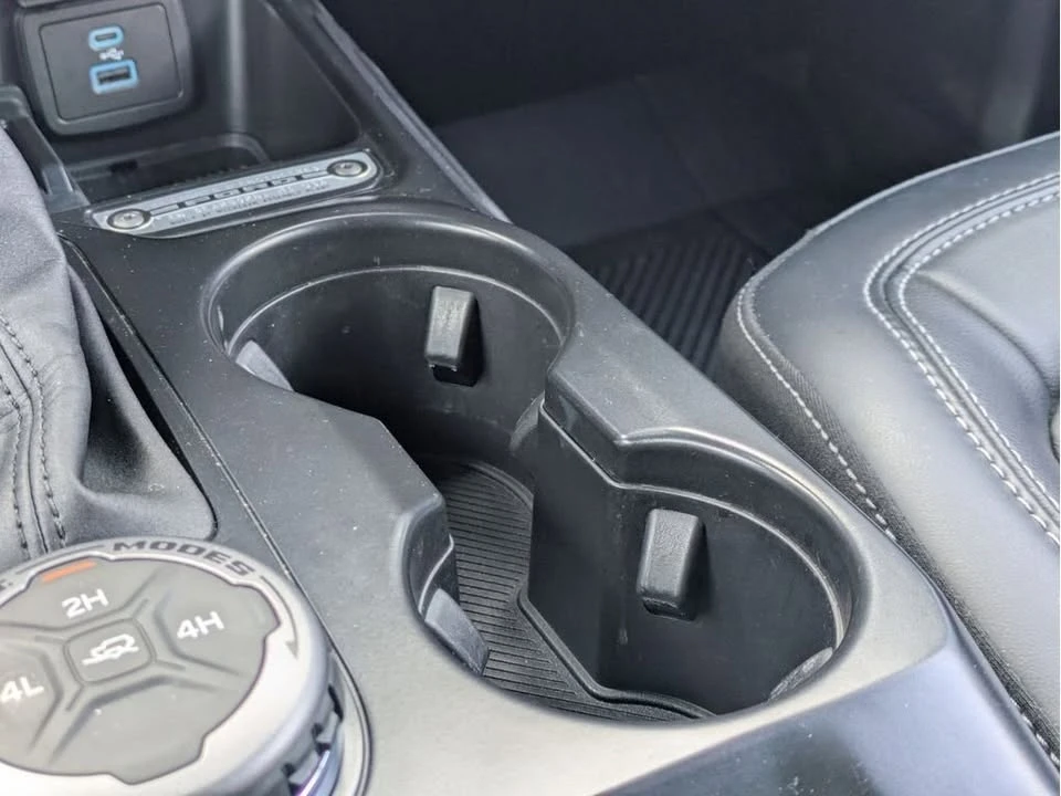 2025 Ford Bronco 6th Gen - Image 15 of 20