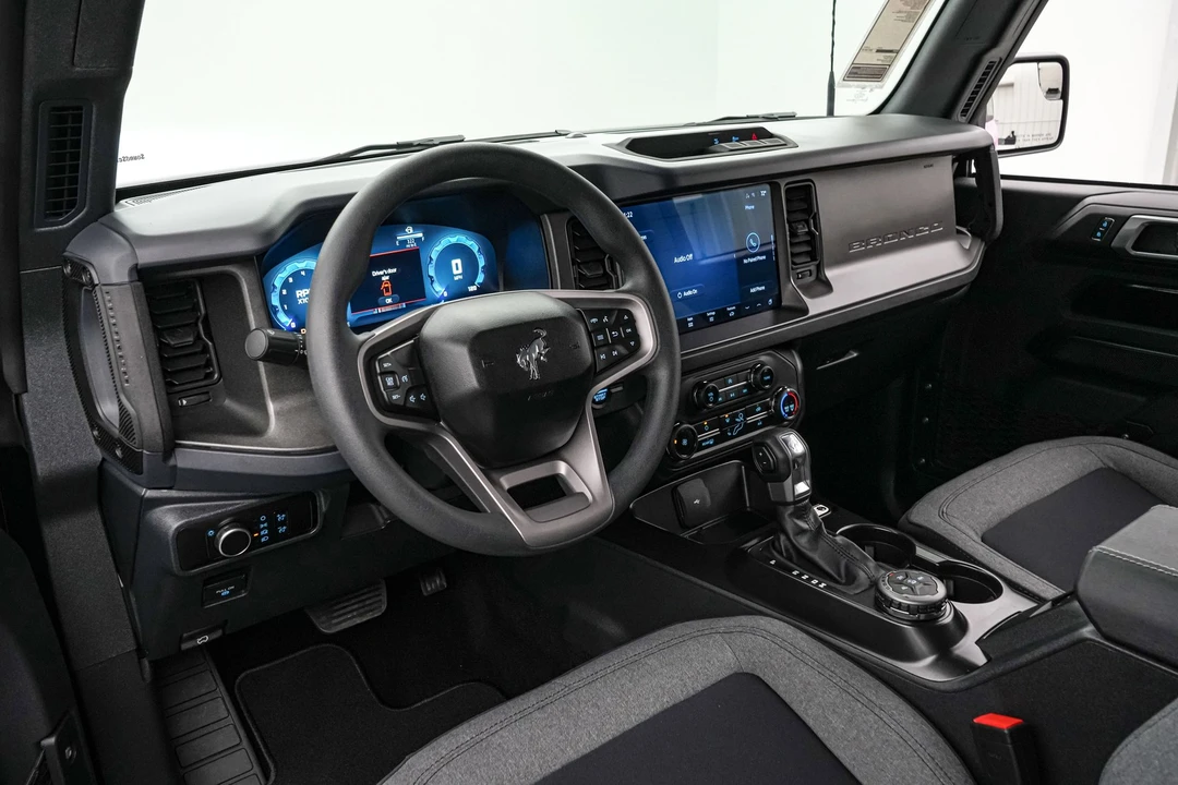 2025 Ford Bronco 6th Gen - Image 18 of 21