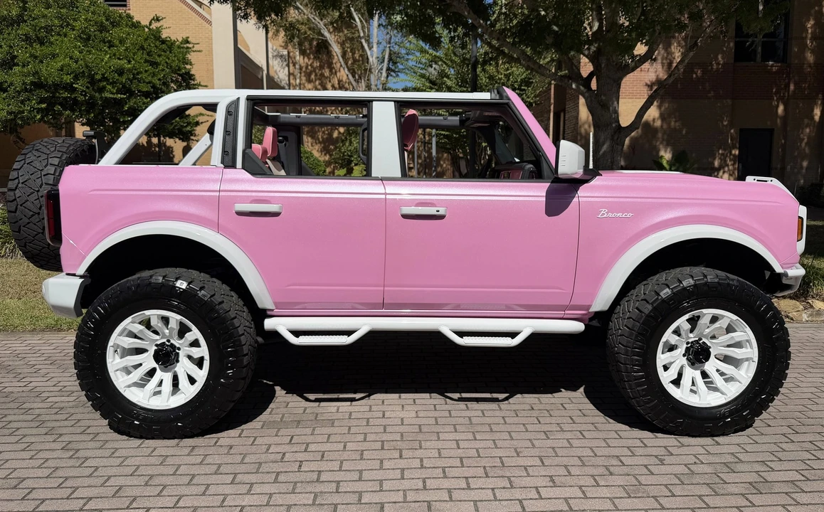 2025 Ford Bronco 6th Gen - Image 13 of 21