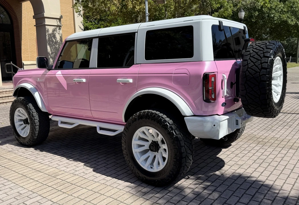 2025 Ford Bronco 6th Gen - Image 9 of 21