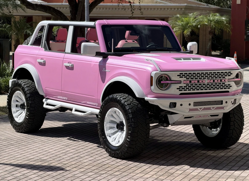 2025 Ford Bronco 6th Gen - Image 14 of 21