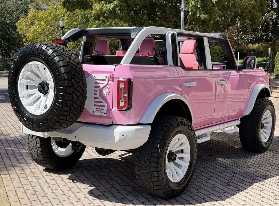 2025 Ford Bronco 6th Gen - Image 17 of 21