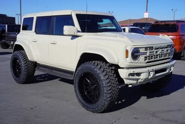2025 Ford Bronco Raptor 6th Gen - Image 13 of 21