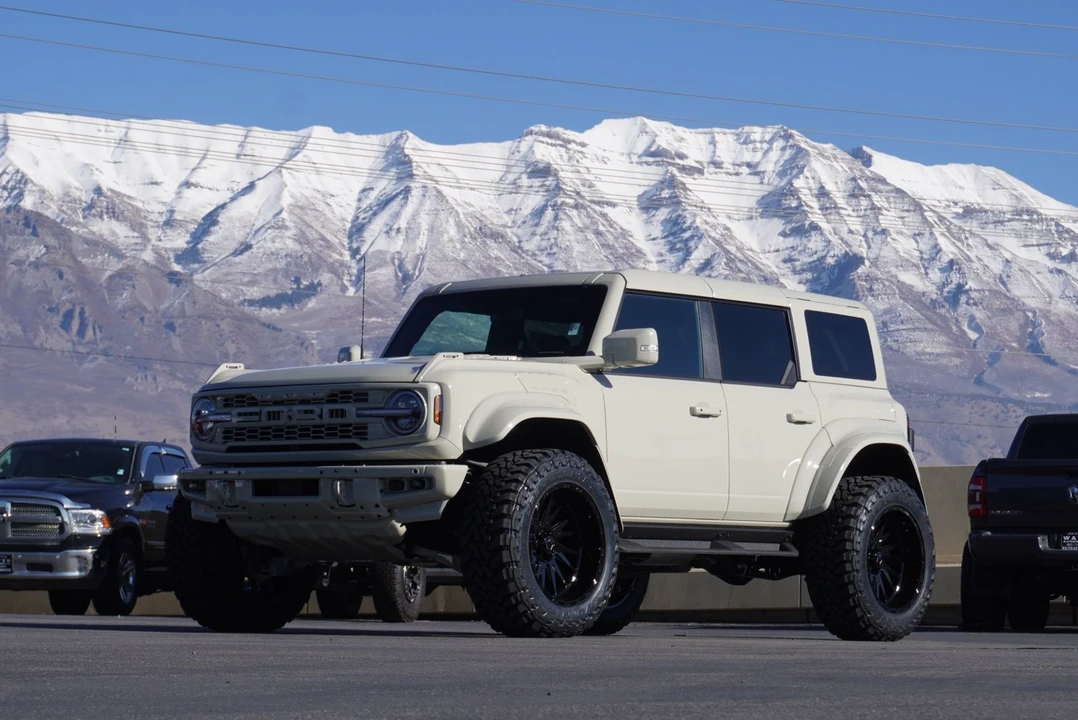 2025 Ford Bronco Raptor 6th Gen - Image 2 of 12