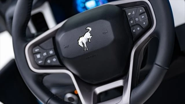 2025 Ford Bronco 6th Gen - Image 17 of 21
