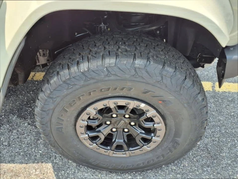 2025 Ford Bronco Raptor 6th Gen - Image 5 of 15