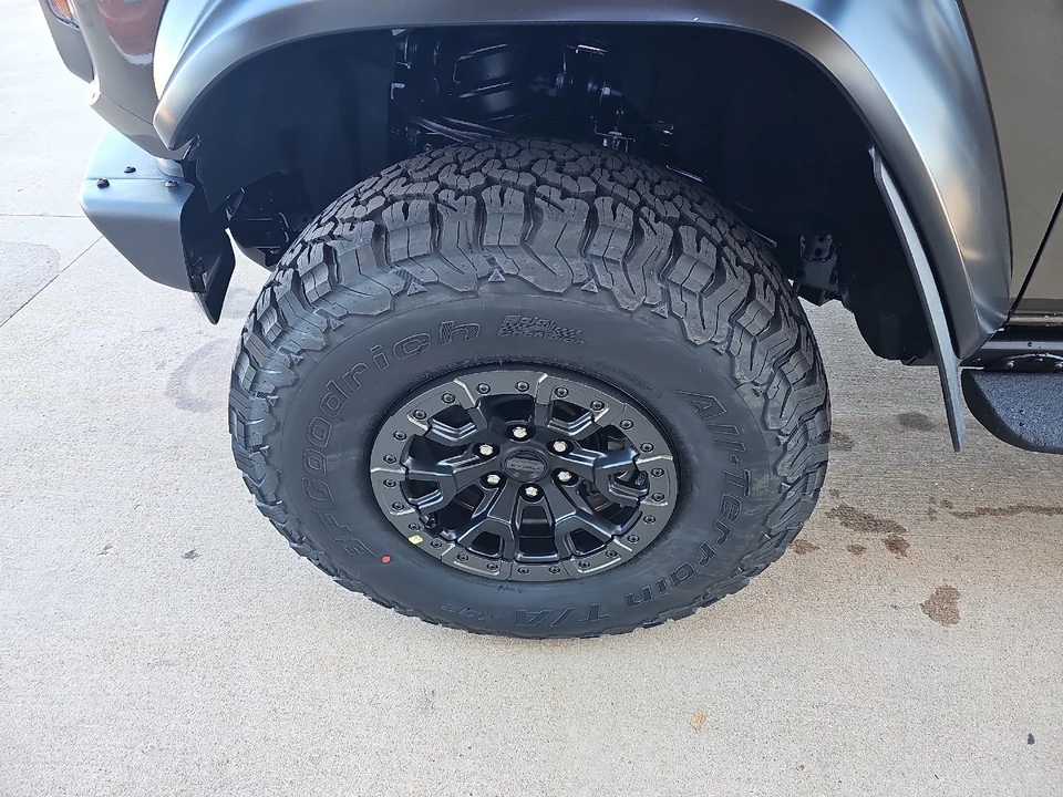 2025 Ford Bronco Raptor 6th Gen - Image 17 of 28