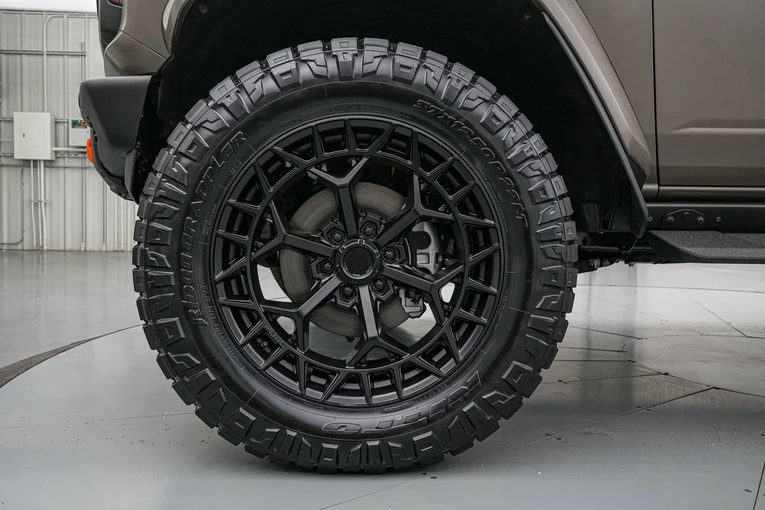 2025 Ford Bronco Raptor 6th Gen - Image 21 of 31