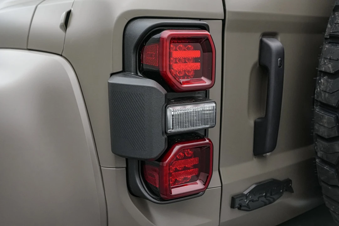 2025 Ford Bronco Raptor 6th Gen - Image 26 of 31