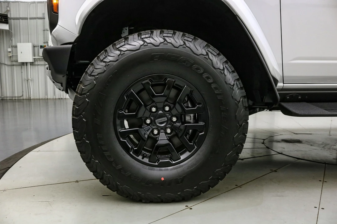 2025 Ford Bronco Raptor 6th Gen - Image 11 of 21