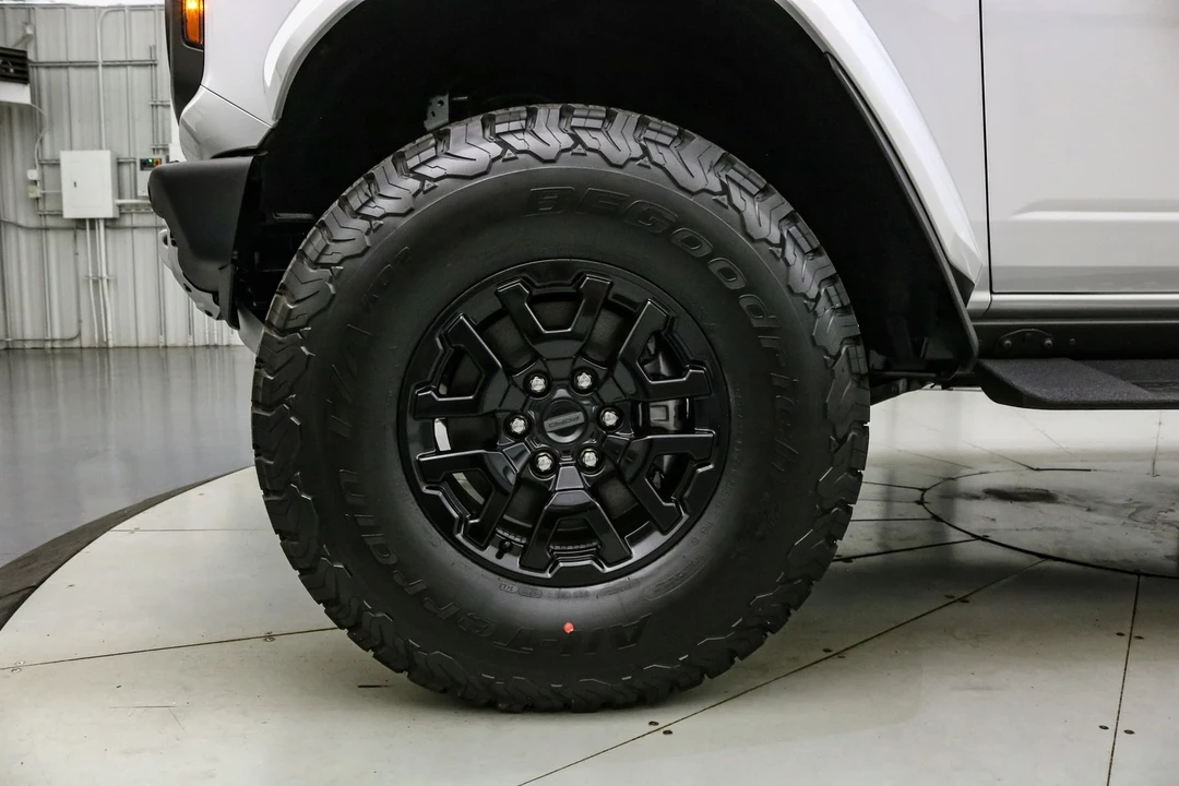2025 Ford Bronco Raptor 6th Gen - Image 11 of 21
