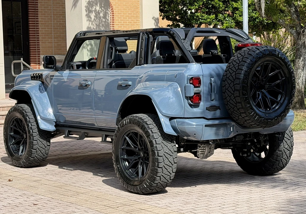 2025 Ford Bronco Raptor 6th Gen - Image 14 of 21