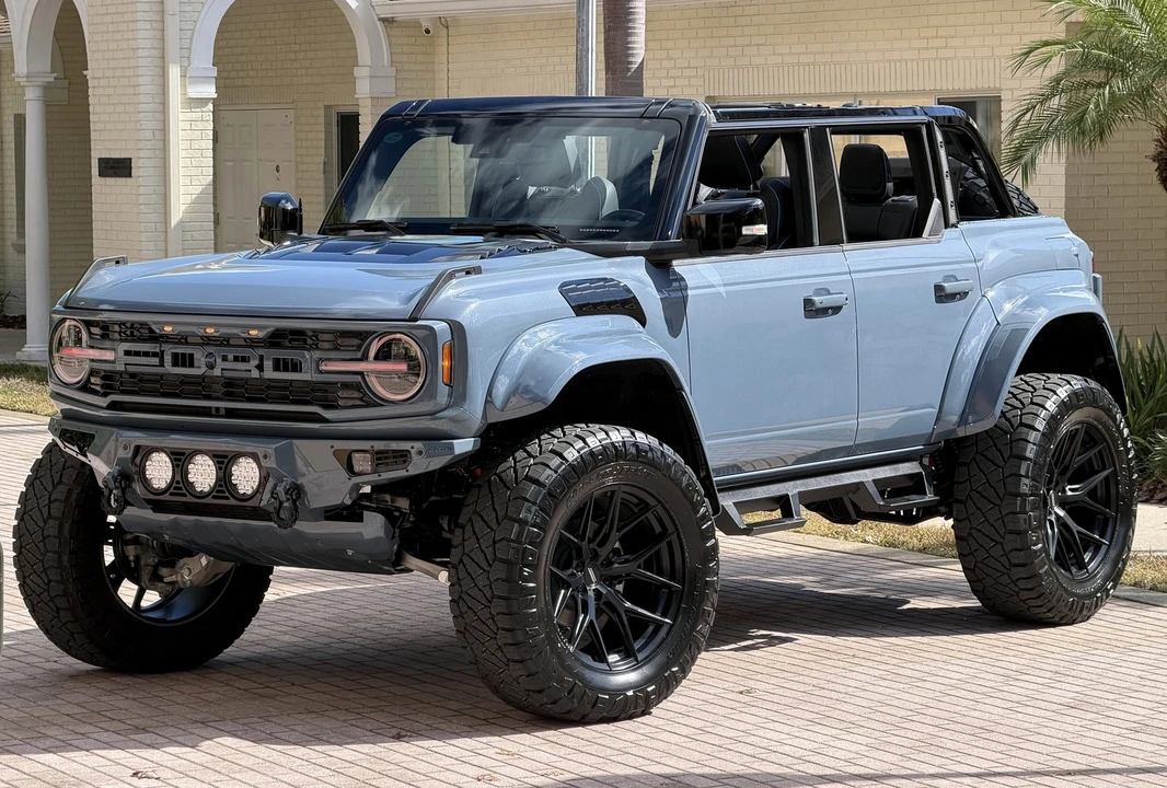 2025 Ford Bronco Raptor 6th Gen - Image 13 of 21