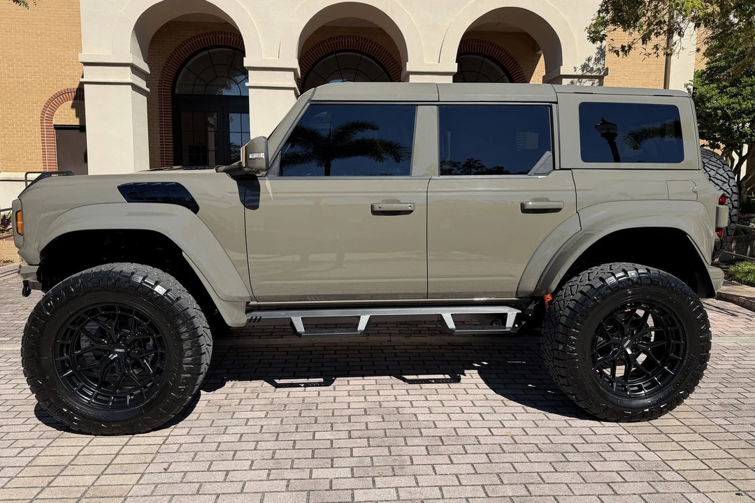 2025 Ford Bronco Raptor 6th Gen - Image 10 of 21