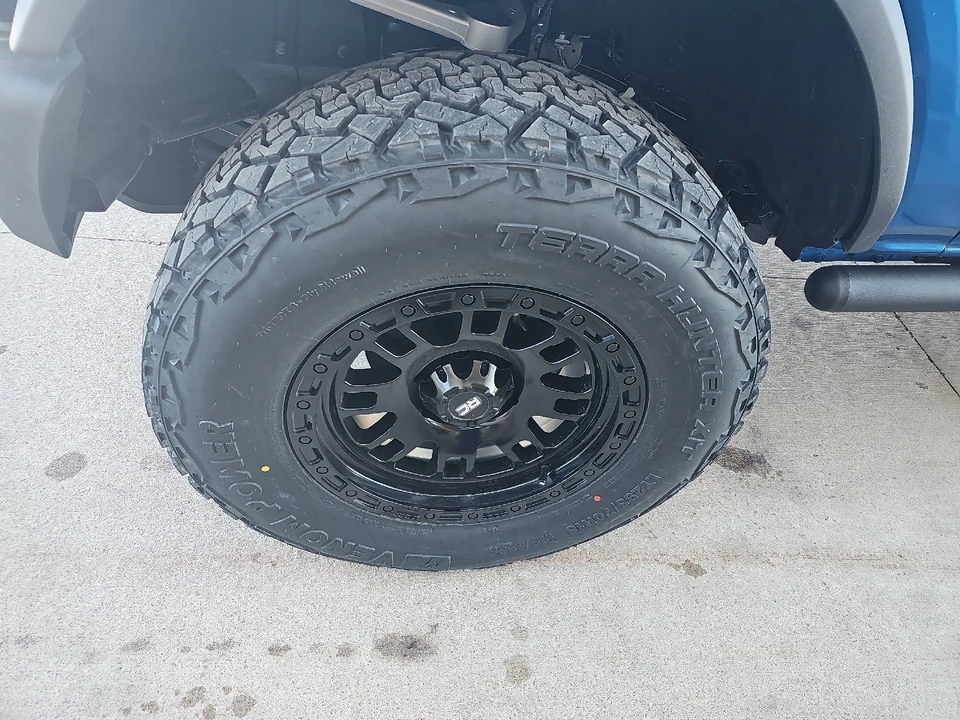 2025 Ford Bronco 6th Gen - Image 18 of 27