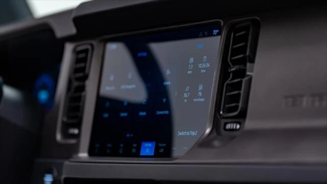 2025 Ford Bronco 6th Gen - Image 17 of 21