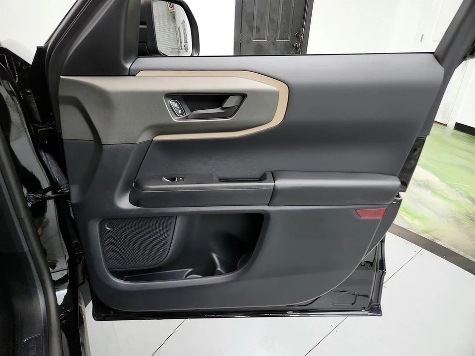 2025 Ford Bronco Sport - Image 26 of 31