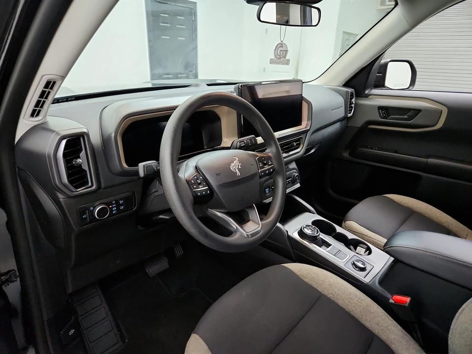 2025 Ford Bronco Sport - Image 13 of 31