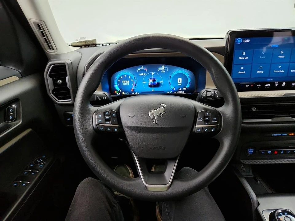 2025 Ford Bronco Sport - Image 16 of 31