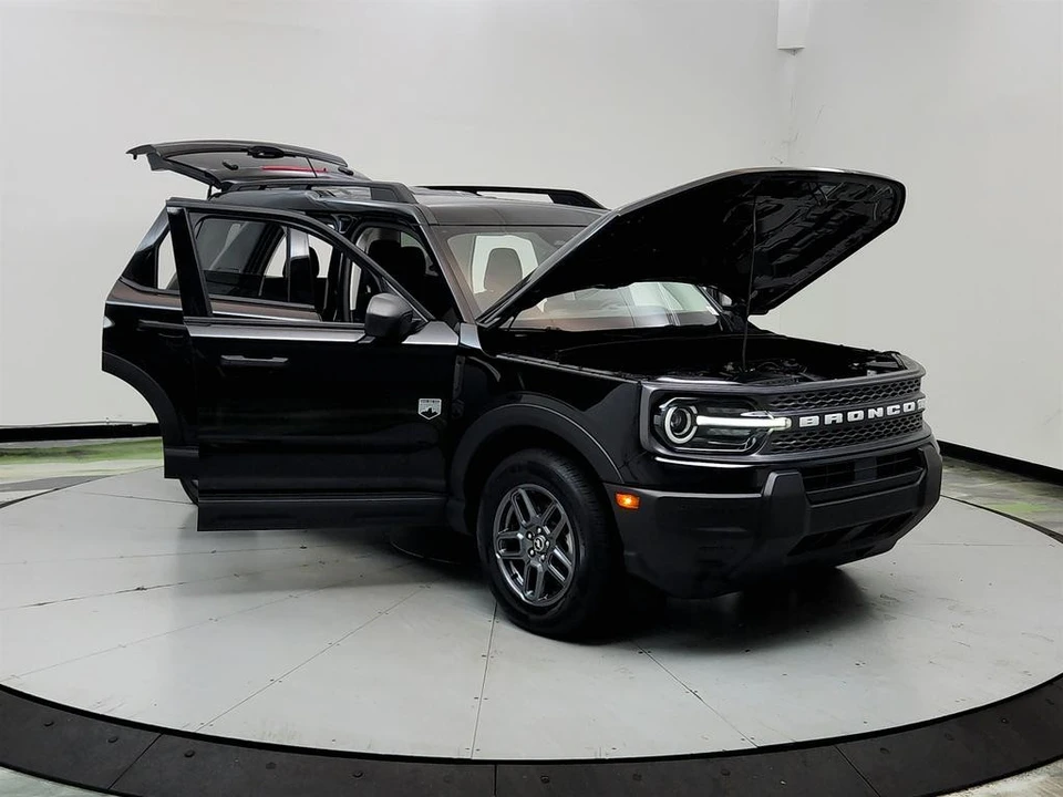2025 Ford Bronco Sport - Image 10 of 31