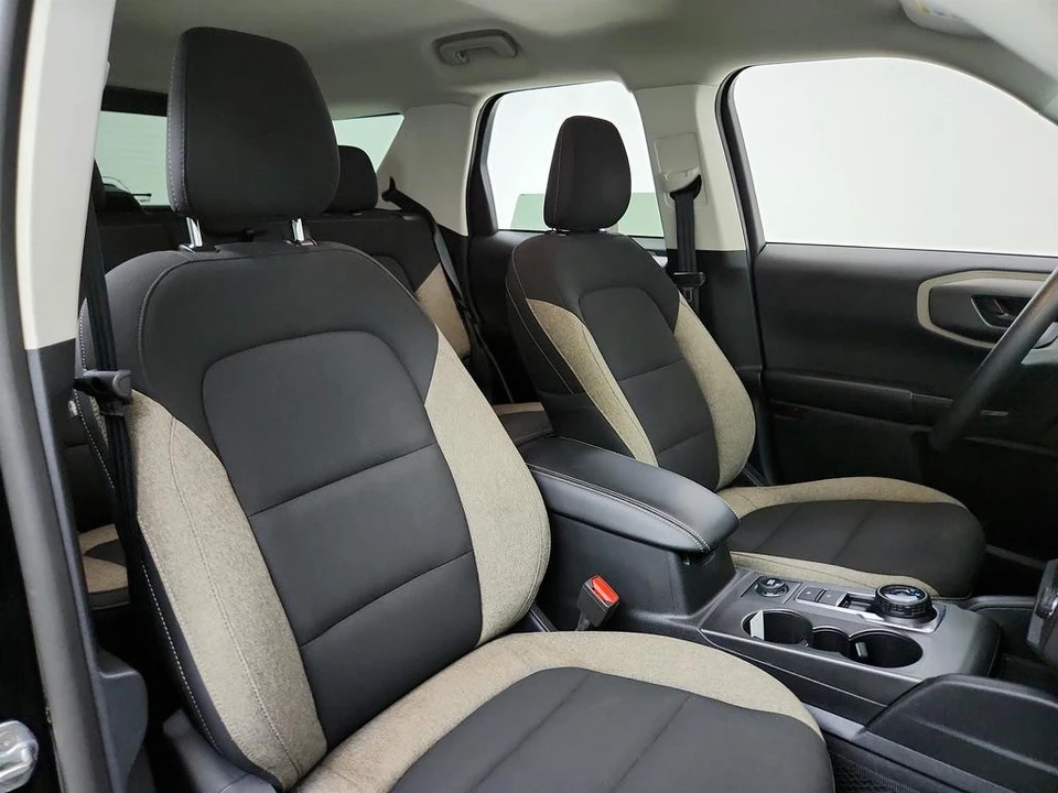 2025 Ford Bronco Sport - Image 25 of 31