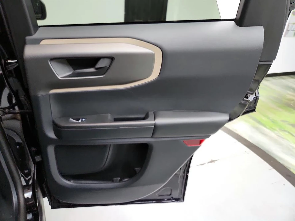 2025 Ford Bronco Sport - Image 28 of 31