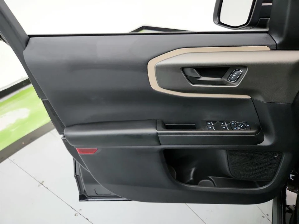 2025 Ford Bronco Sport - Image 21 of 31