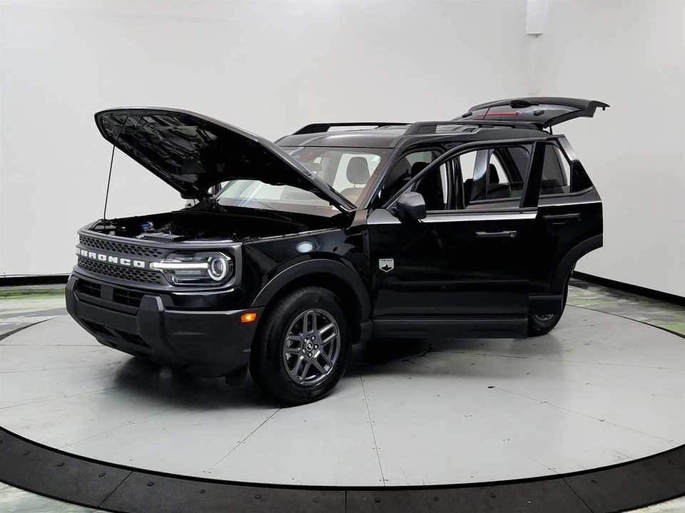 2025 Ford Bronco Sport - Image 9 of 31