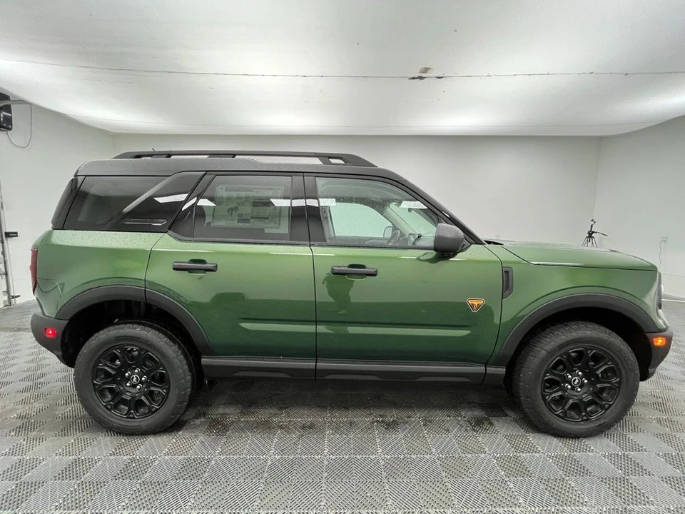 2025 Ford Bronco Sport - Image 6 of 12