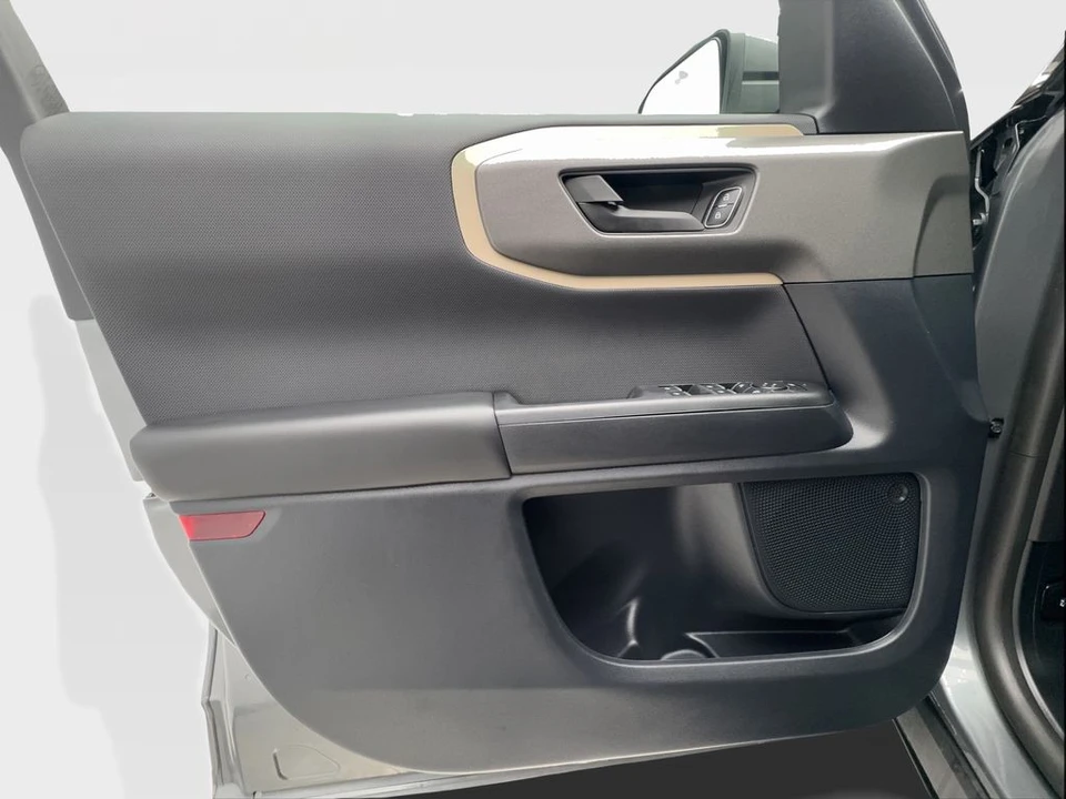2025 Ford Bronco Sport - Image 21 of 31