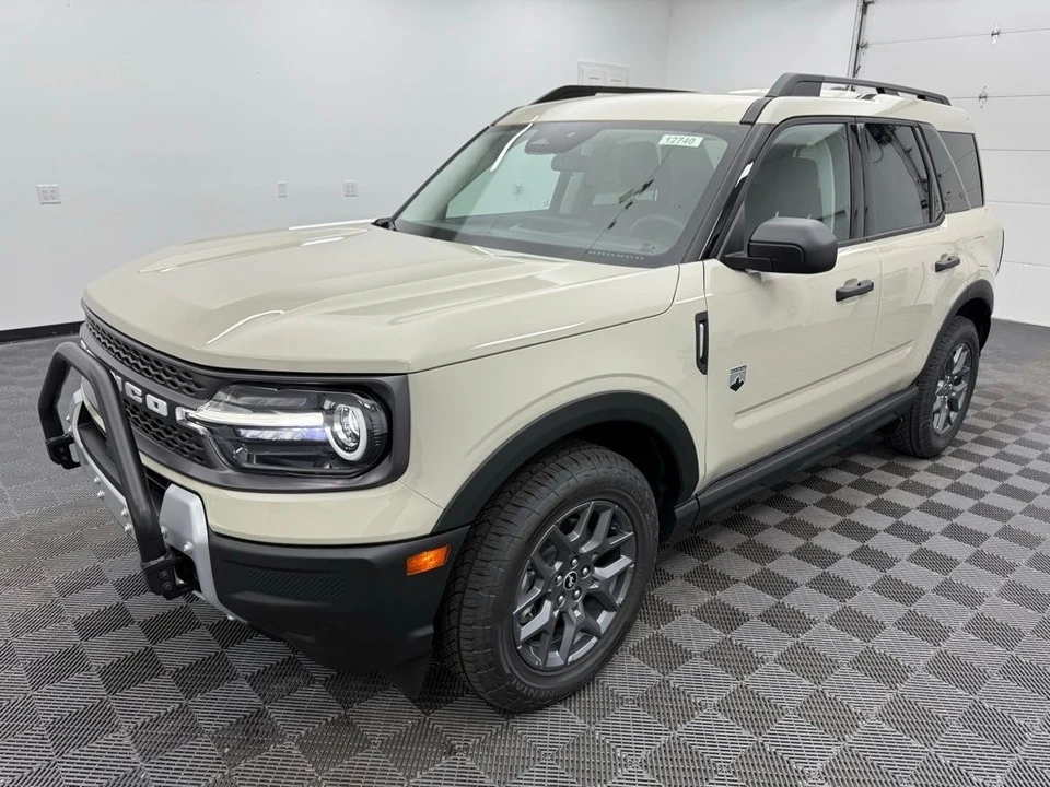 2025 Ford Bronco Sport - Image 13 of 21