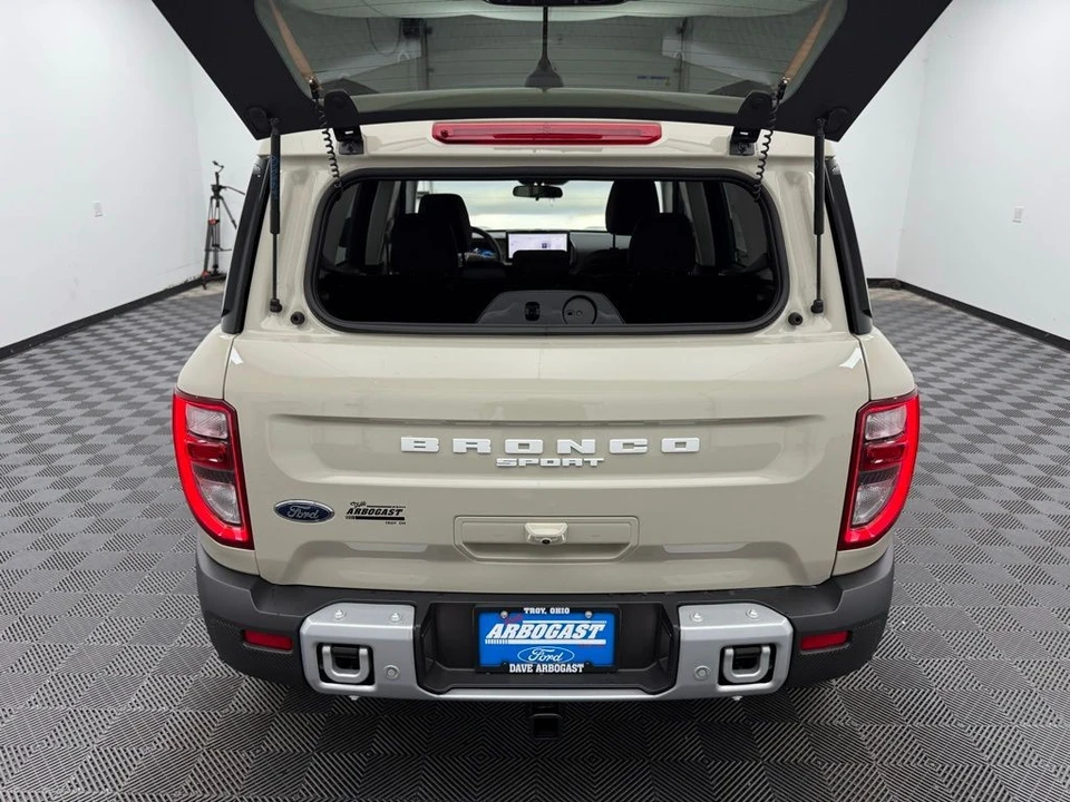 2025 Ford Bronco Sport - Image 9 of 21