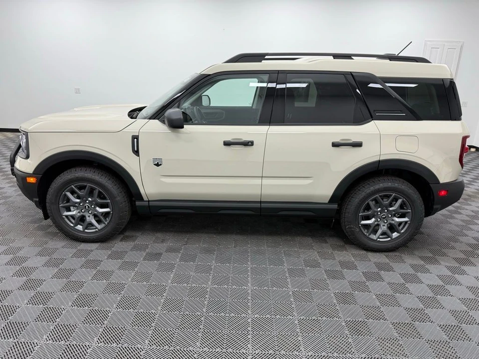 2025 Ford Bronco Sport - Image 12 of 21