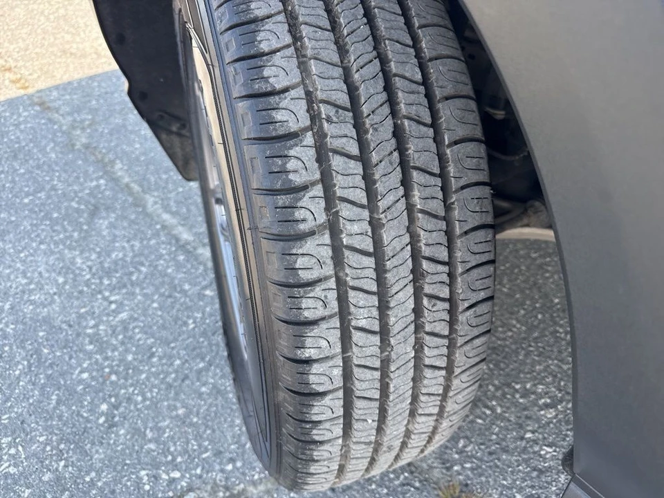 2025 Ford - Image 27 of 31