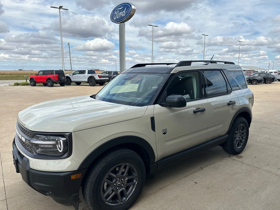 2025 Ford Bronco Sport - Image 10 of 21