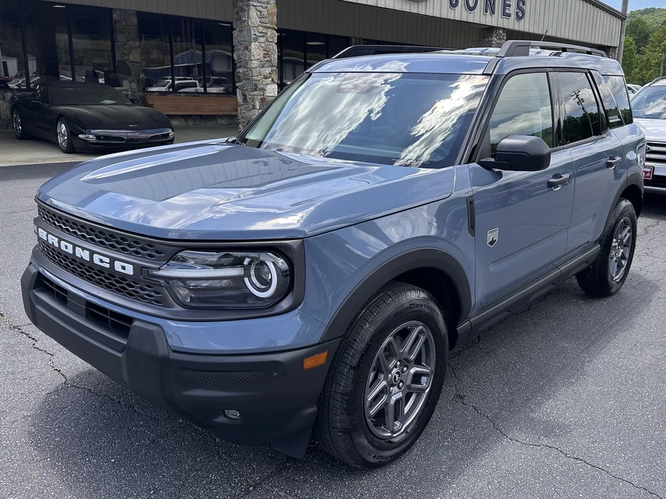 2025 Ford - Image 2 of 31