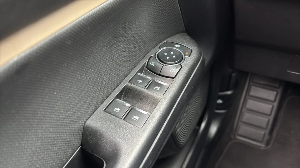 2025 Ford Bronco Sport - Image 16 of 20