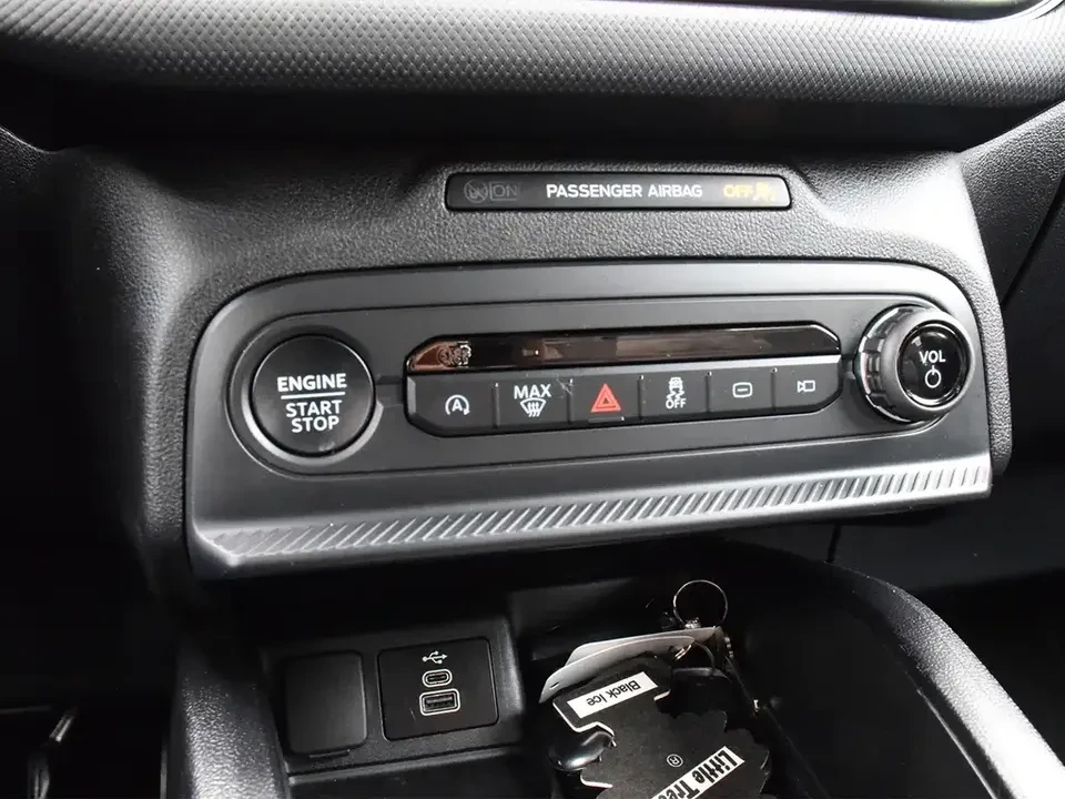 2025 Ford Bronco Sport - Image 13 of 17