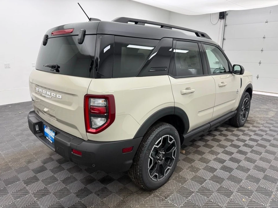 2025 Ford Bronco Sport - Image 6 of 12