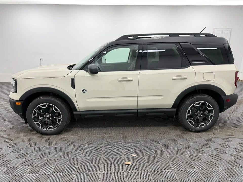 2025 Ford Bronco Sport - Image 10 of 12