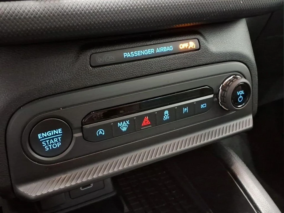 2025 Ford Bronco Sport - Image 9 of 21