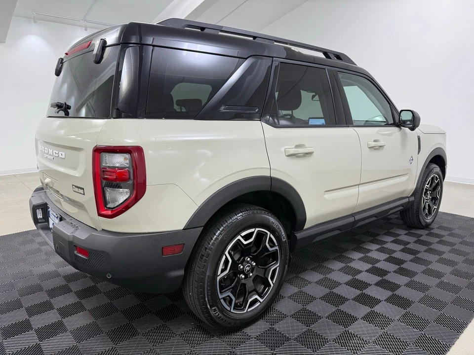 2025 Ford Bronco Sport - Image 8 of 21