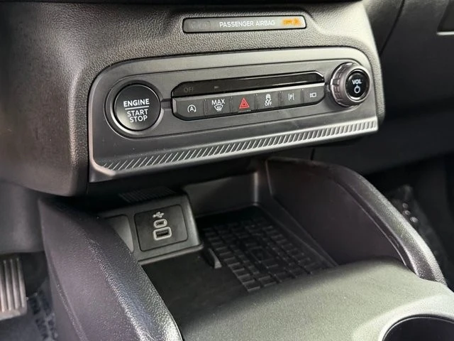 2025 Ford Bronco Sport - Image 25 of 31