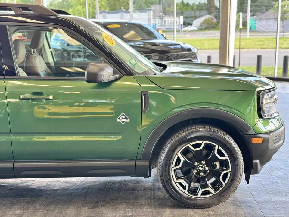 2025 Ford Bronco Sport - Image 3 of 31