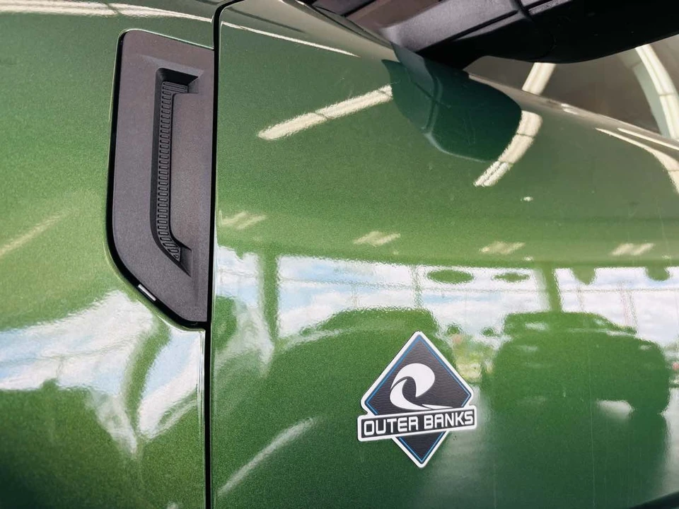 2025 Ford Bronco Sport - Image 14 of 31