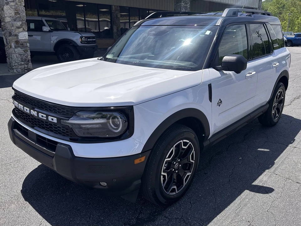 2025 Ford - Image 2 of 31