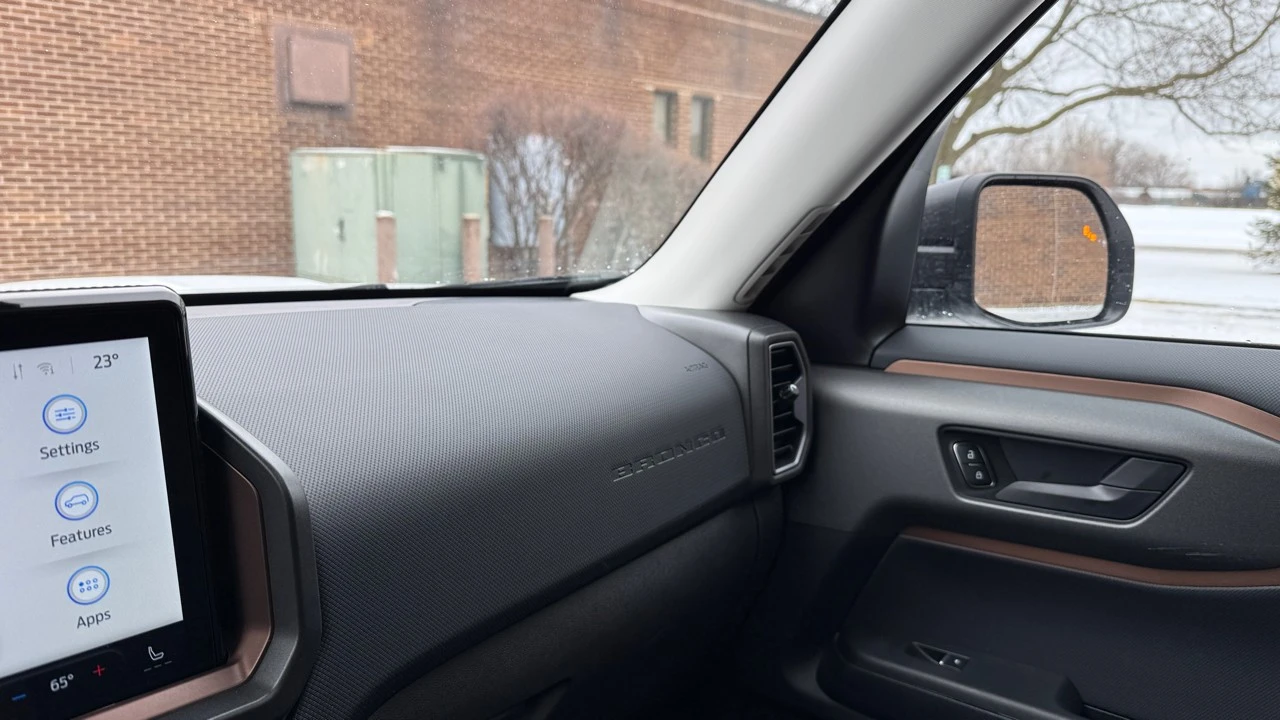 2025 Ford Bronco Sport - Image 17 of 21