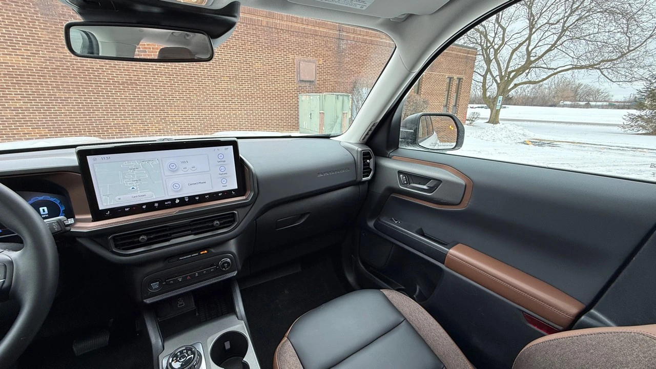 2025 Ford Bronco Sport - Image 16 of 21